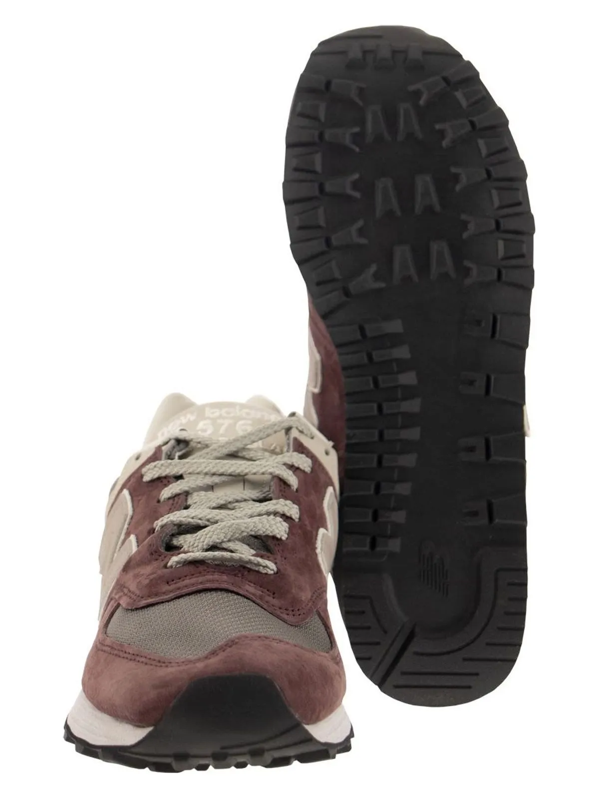 576 - SNEAKERS