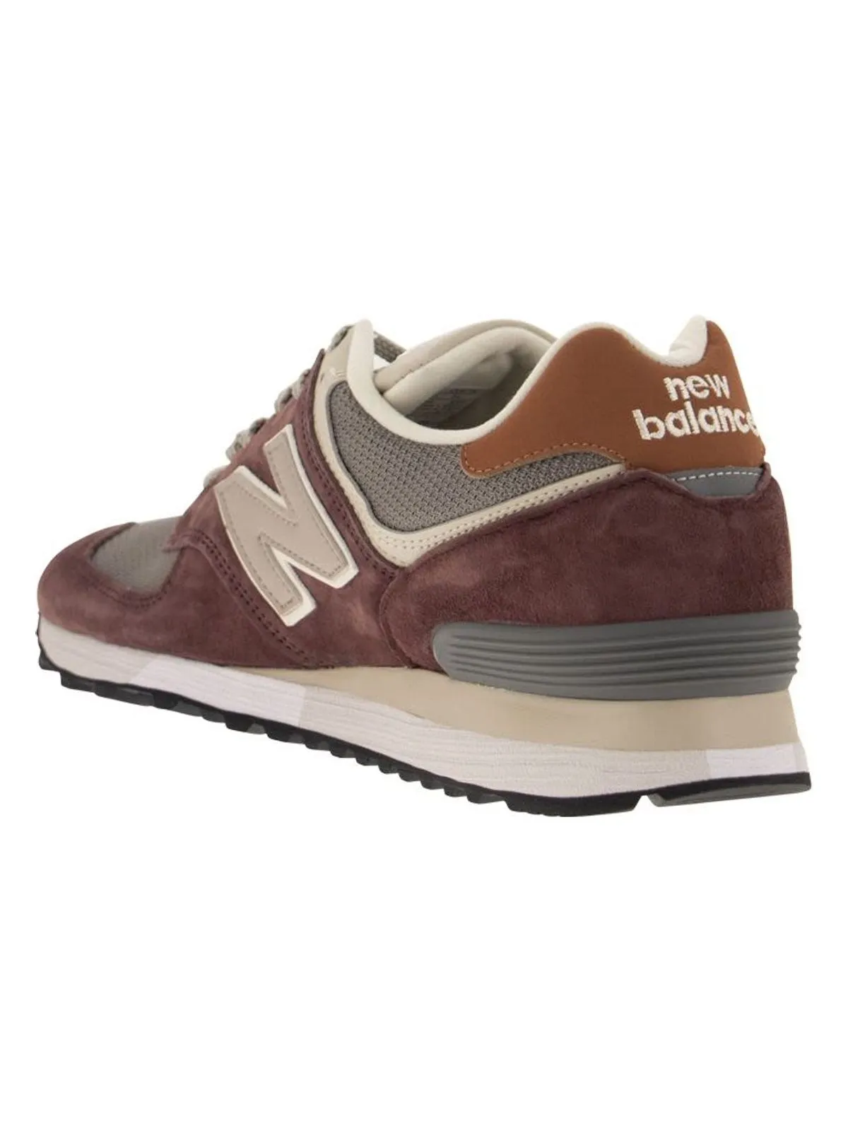 576 - SNEAKERS